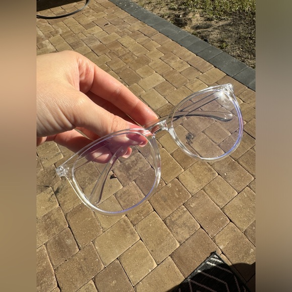 Transparent glasses - Picture 2 of 3